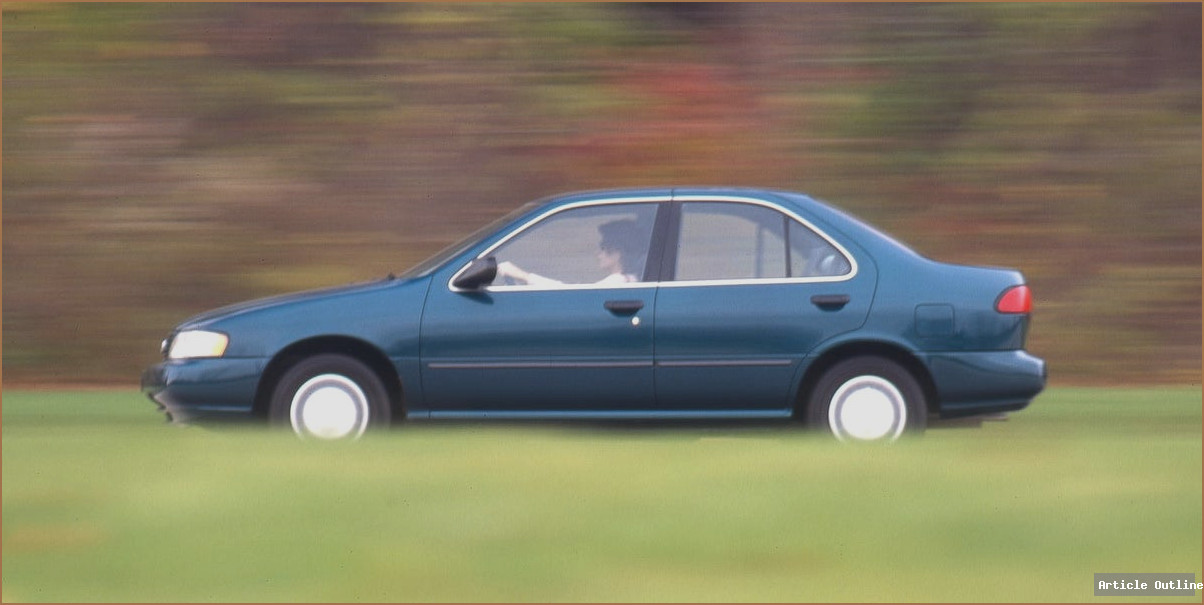 1995 Nissan Sentra GXE front view